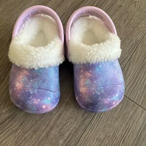Toddler fur lined light up clogs